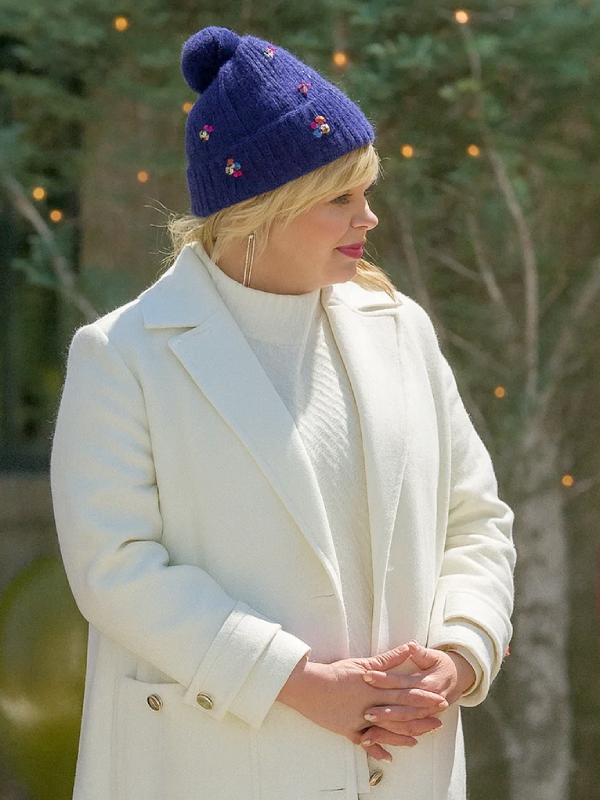 Melissa Peterman Finding Mr. Christmas S02 White Coat