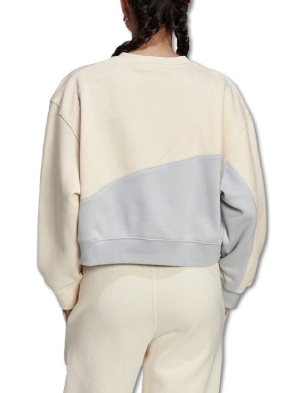 The-Princess-Diaries-S01-Emily-Cream-Blue-Sweatshirt