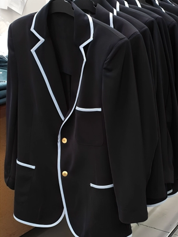 Tina-2025-Antonia-Blazer