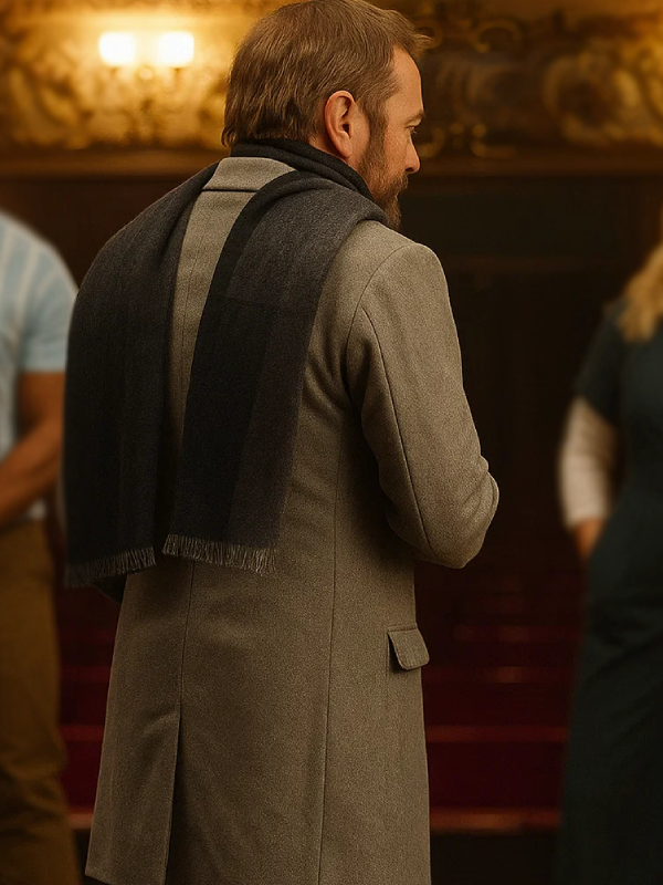 Bradley-Mack-Tinsel-Town-2025-Kiefer-Sutherland-Grey-Coat