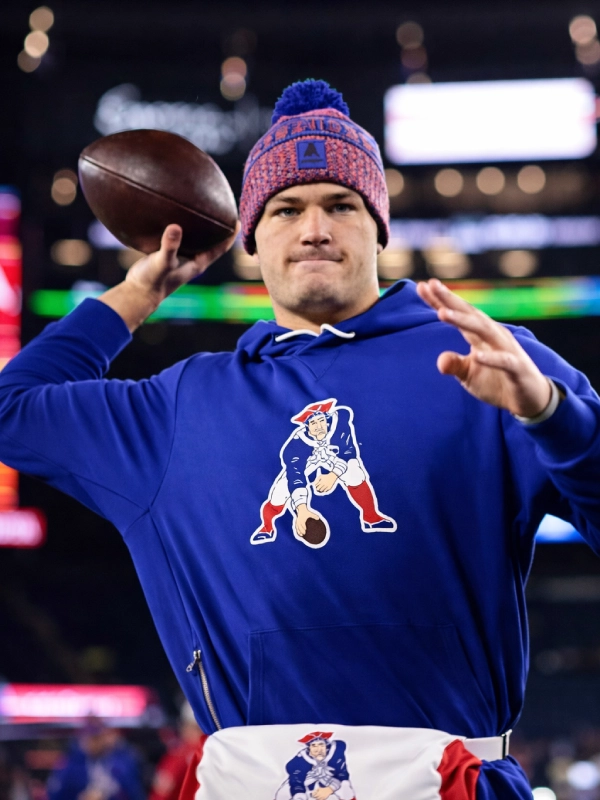 Drake-Maye-Retro-Logo-Hoodie-for-Patriots