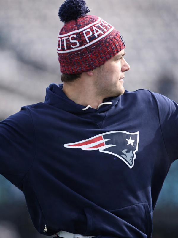 New England Patriots Nike 2025 Navy Blue Sideline Club Pullover Hoodie