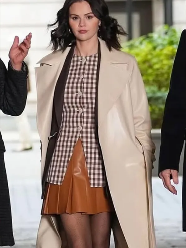 Selena-Gomez-NYC-Trench-Coat