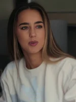 TV-Series-The-Princess-Diaries-S01-Emily-Cream-Blue-Sweater