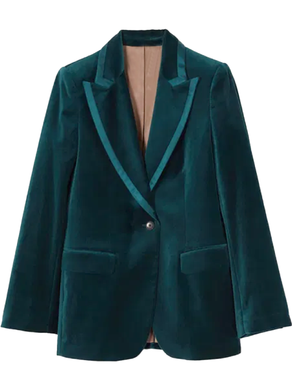 The-Celebrity-Traitors-S01-Claudia-Winkleman-Blue-Blazer