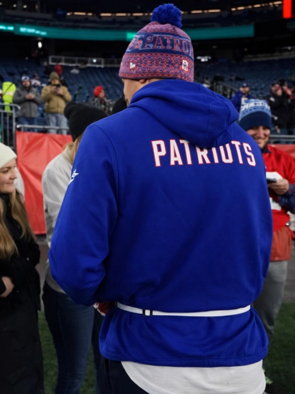 Unisex-Blue-Drake-Maye-Retro-Hoodie