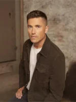 The-Rookie-S08-Promo-Eric-Winter-Jacket