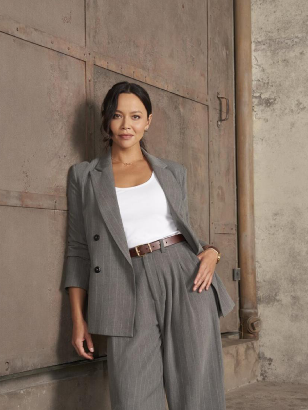 The-Rookie-S08-Promo-Melissa-ONeil-Blazer