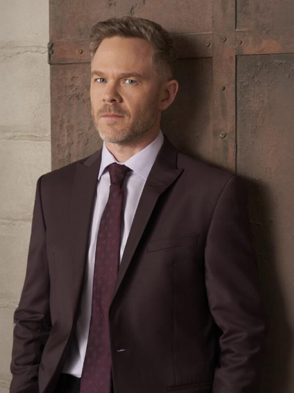 The-Rookie-S08-Promo-Shawn-Ashmore-Blazer