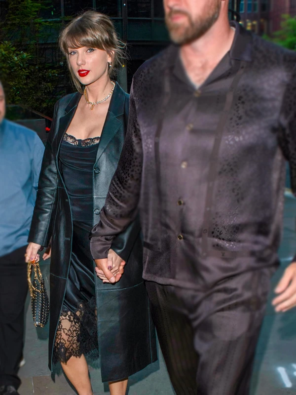 Dinner Restaurant London 2026 Taylor Swift Black Coat First