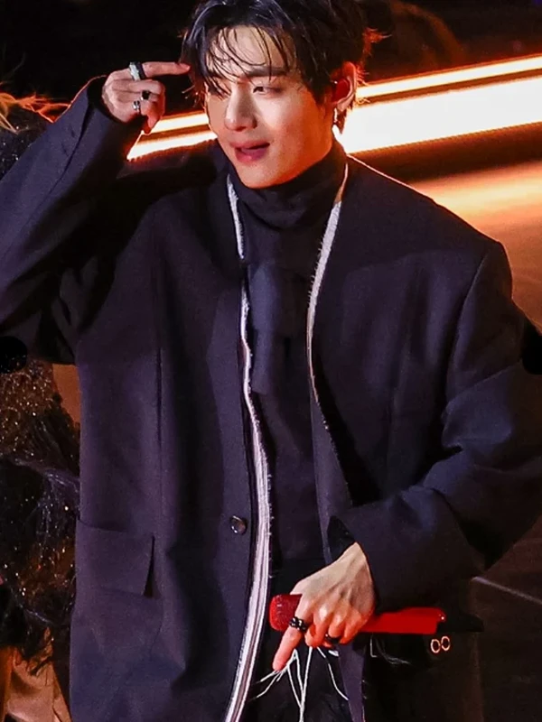BTS The Come Back Live 2026 Kim Tae­hyung Coat