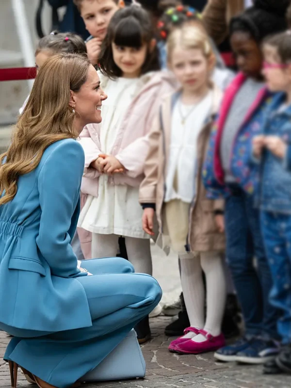 Reggio Emilia Visit Kate Middleton Blazer Seonc