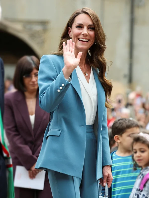 Reggio Emilia Visit Kate Middleton Blazer Third