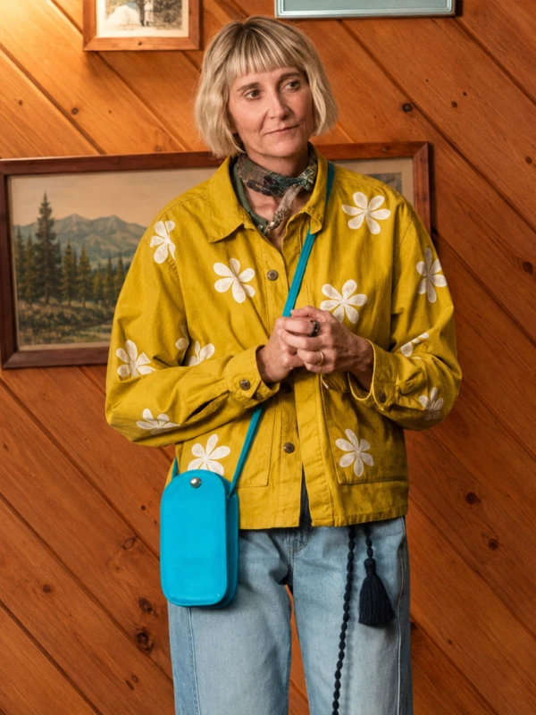 The Four Seasons S02 Kerri Kenney Yellow Jacket Second